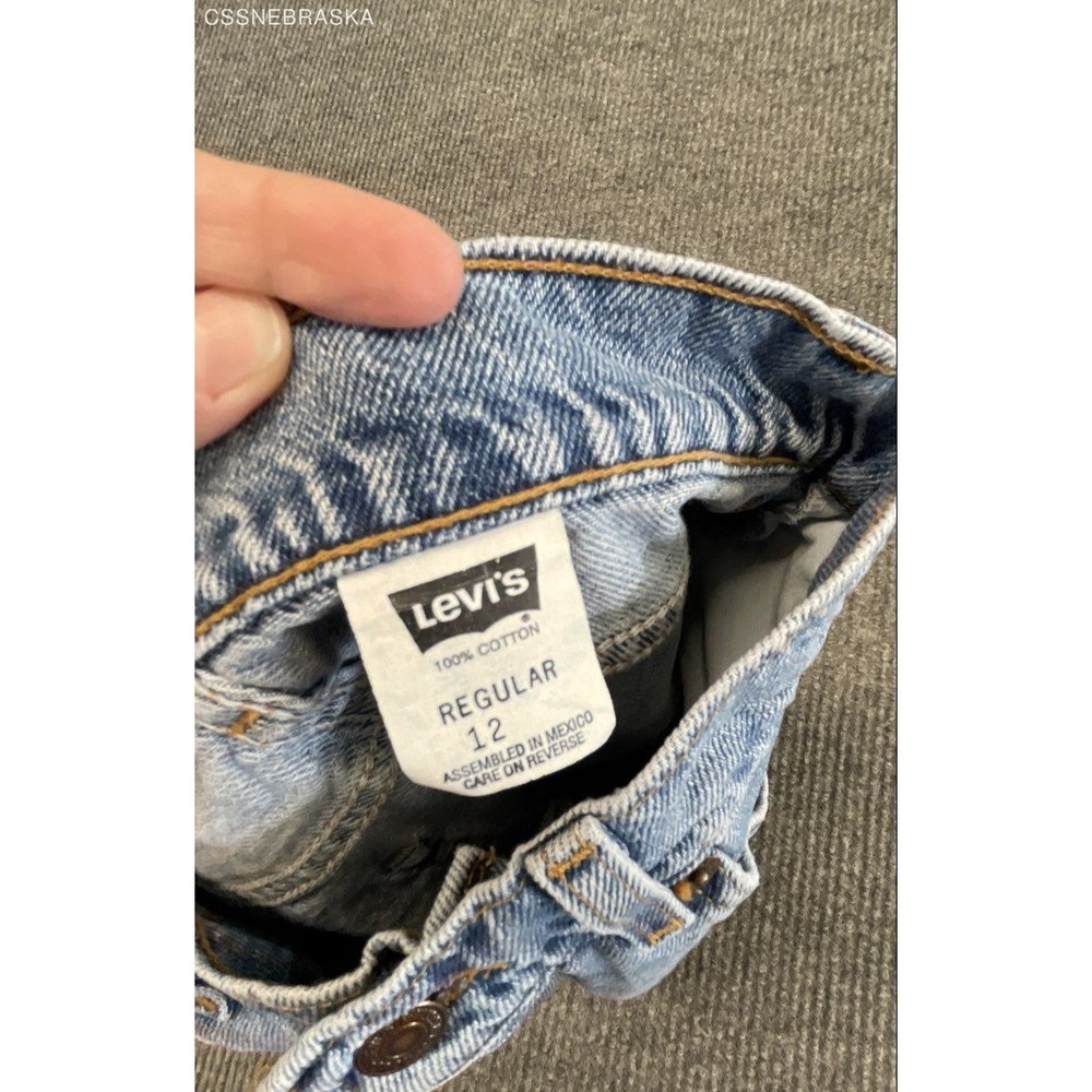 Vintage 90s Levi's Boys Light Wash Blue Denim Regular Fit 352 Shorts Size 12 - Picture 6 of 8